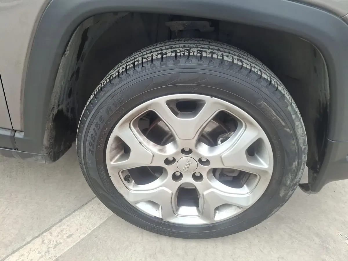 Jeep Compass 2.4 Longitude 4x2 Radio 7 At 5p año 2021