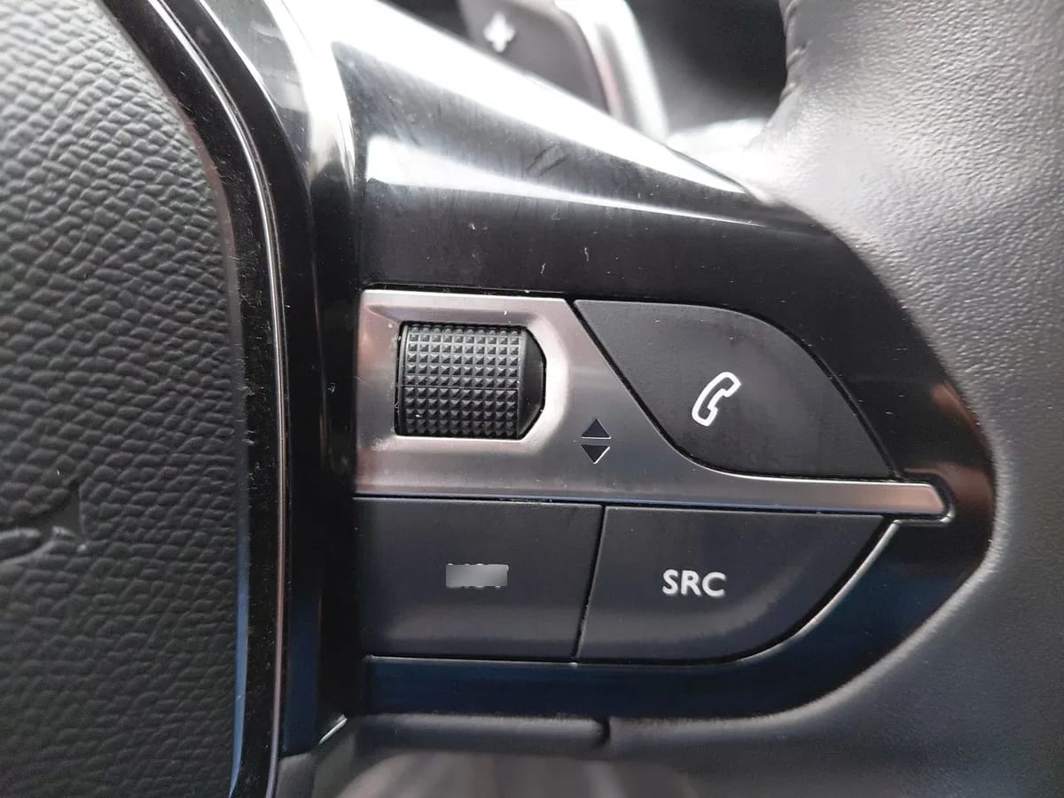 Peugeot 208 1.2 Puretech Allure Pack 130 4x2 Eat8 5p año 2024