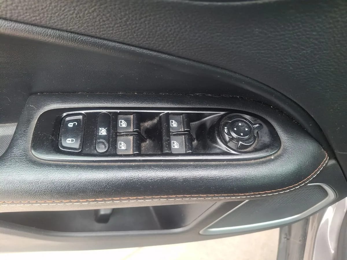 Jeep Compass 2.4 Longitude 4x2 Radio 7 At 5p año 2021