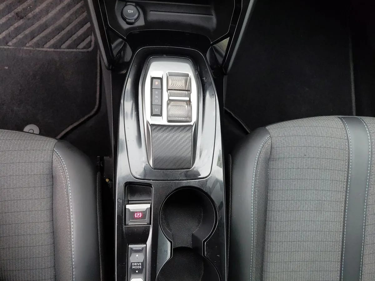 Peugeot 208 1.2 Puretech Allure Pack 130 4x2 Eat8 5p año 2024