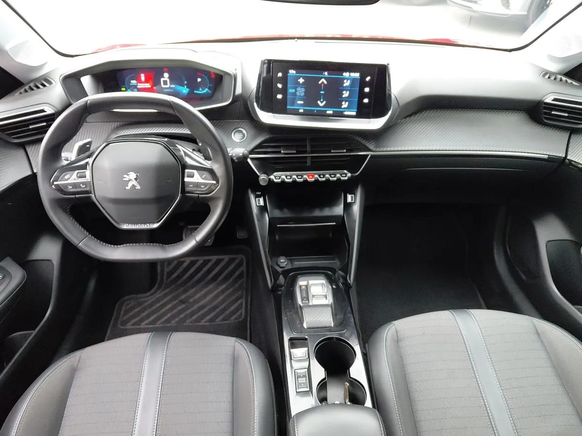 Peugeot 208 1.2 Puretech Allure Pack 130 4x2 Eat8 5p año 2024