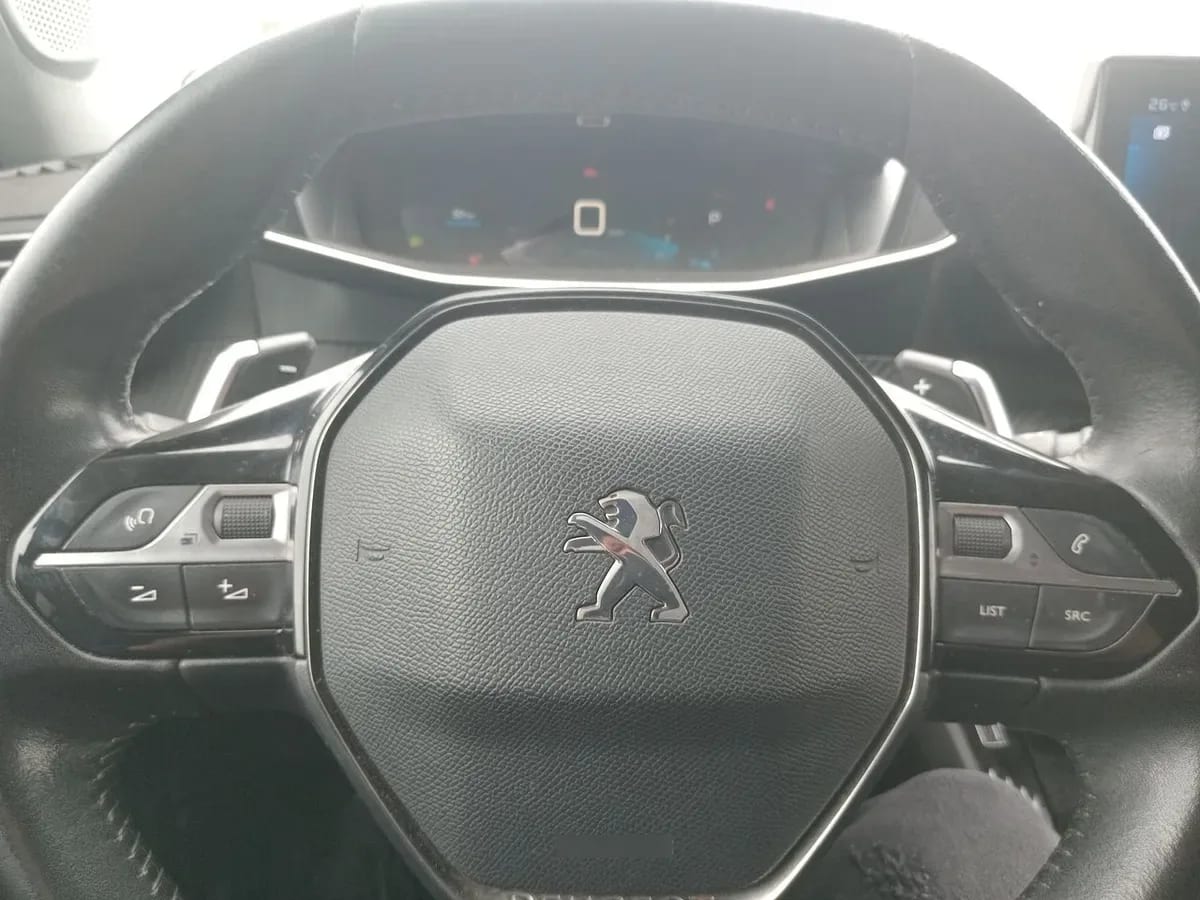 Peugeot 2008 1.2 Allure Bluehdi Diesel 4x2 130 At 5p año 2021