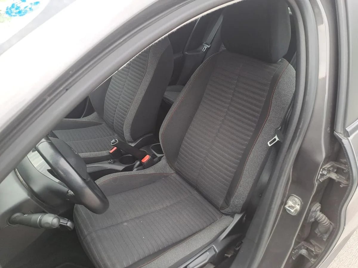 Peugeot 208 1.5 Premiere Pack Blue Hdi Diesel 4x2 100 Mt 5p año 2021