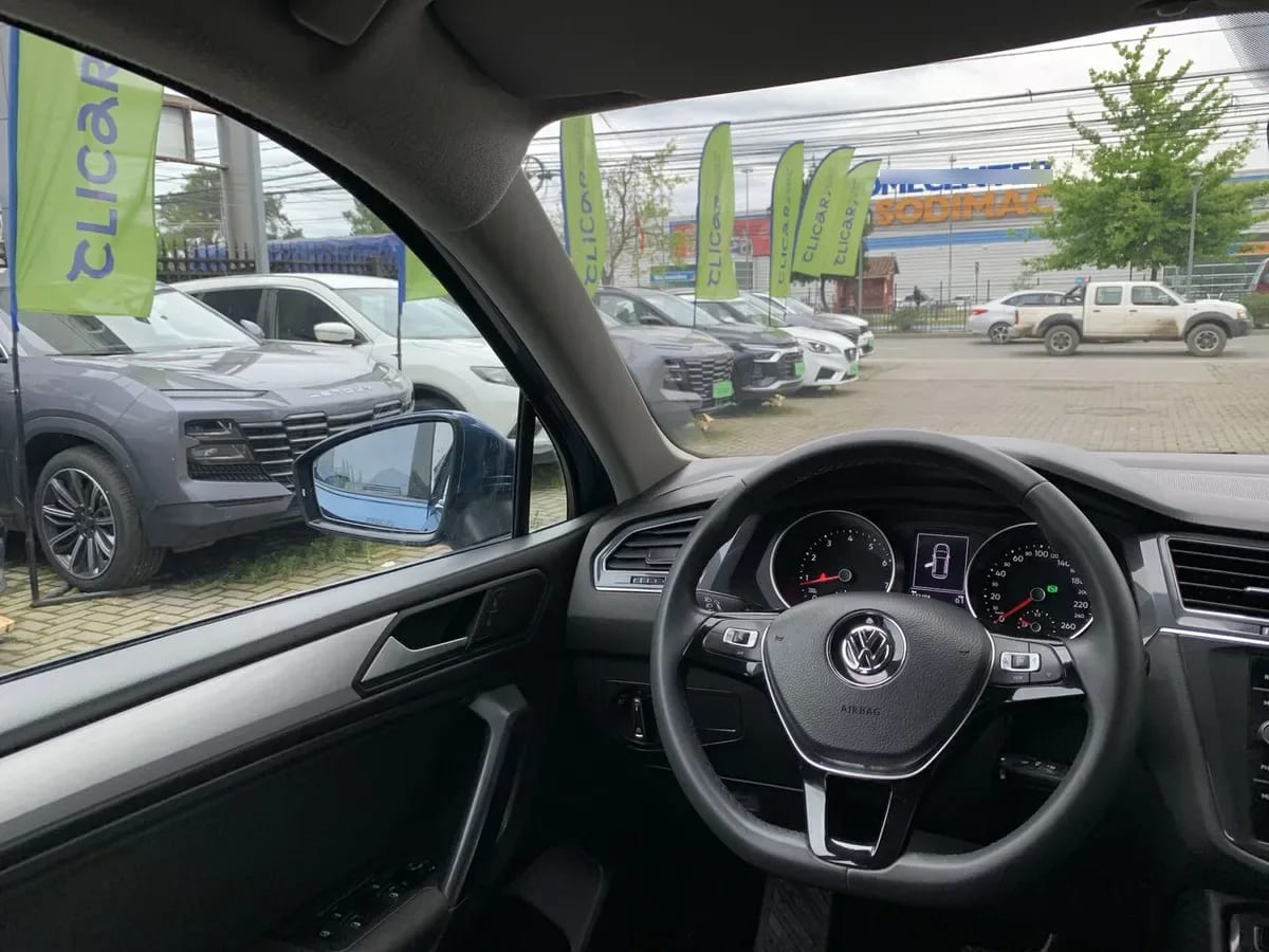 Volkswagen Tiguan 1.4 Tsi Comfortline 4x2 At 5p año 2021