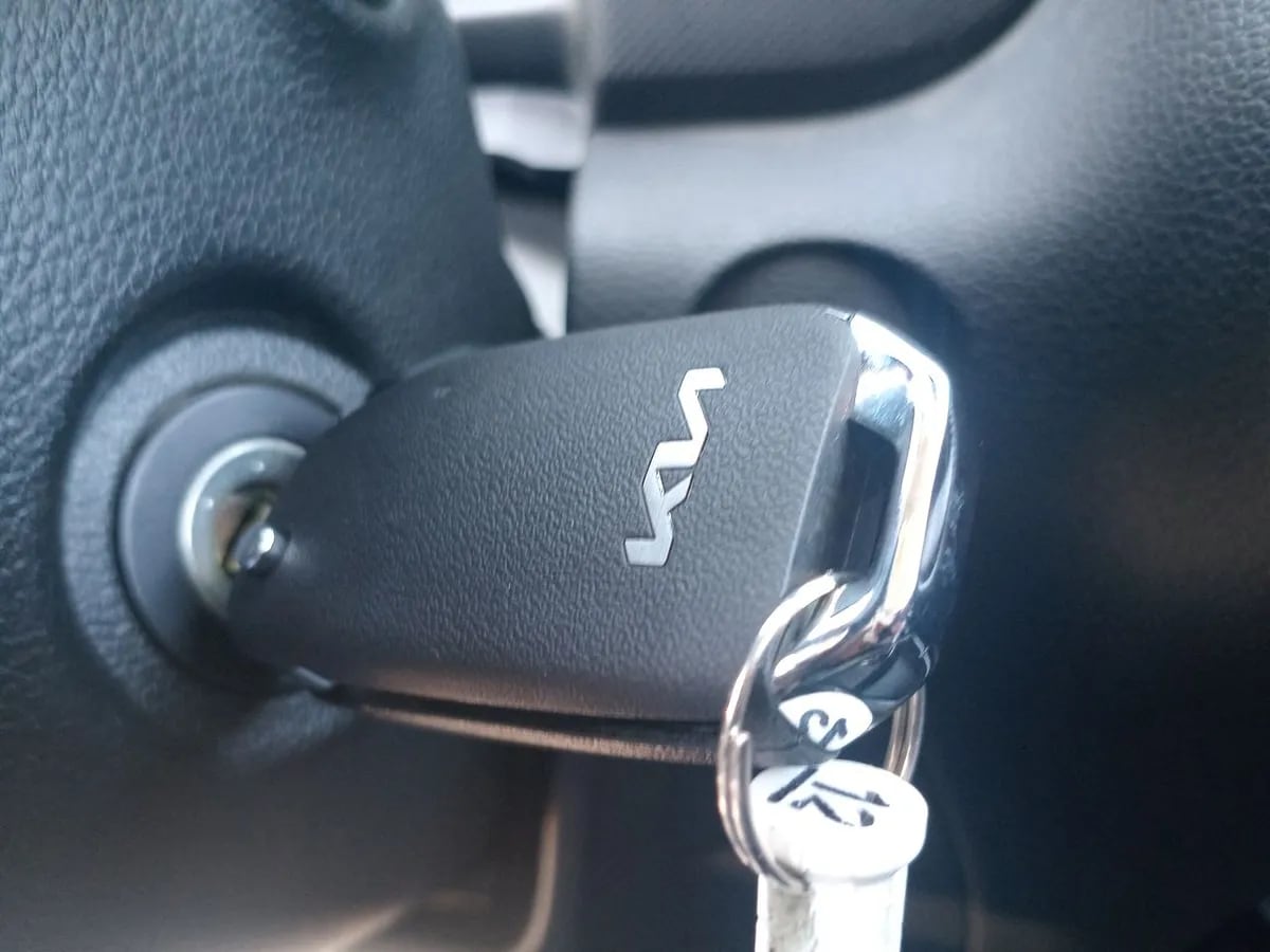 Kia Sonet 1.5 Ex 4x2 Ivt Ri At 5p año 2025