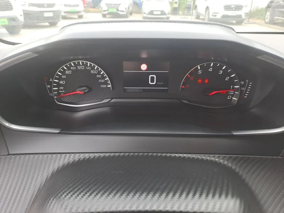 Peugeot 208 1.5 Premiere Pack Blue Hdi Diesel 4x2 100 Mt 5p año 2021