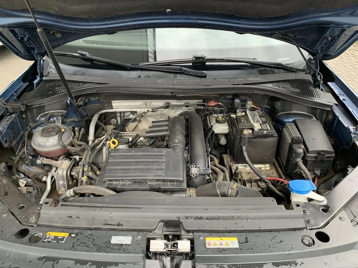 Volkswagen Tiguan 1.4 Tsi Comfortline 4x2 At 5p año 2021