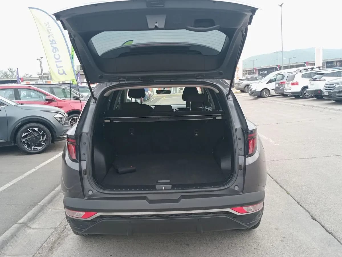 Hyundai Tucson 2.0 Nx4 Plus 2wd At 5p año 2023