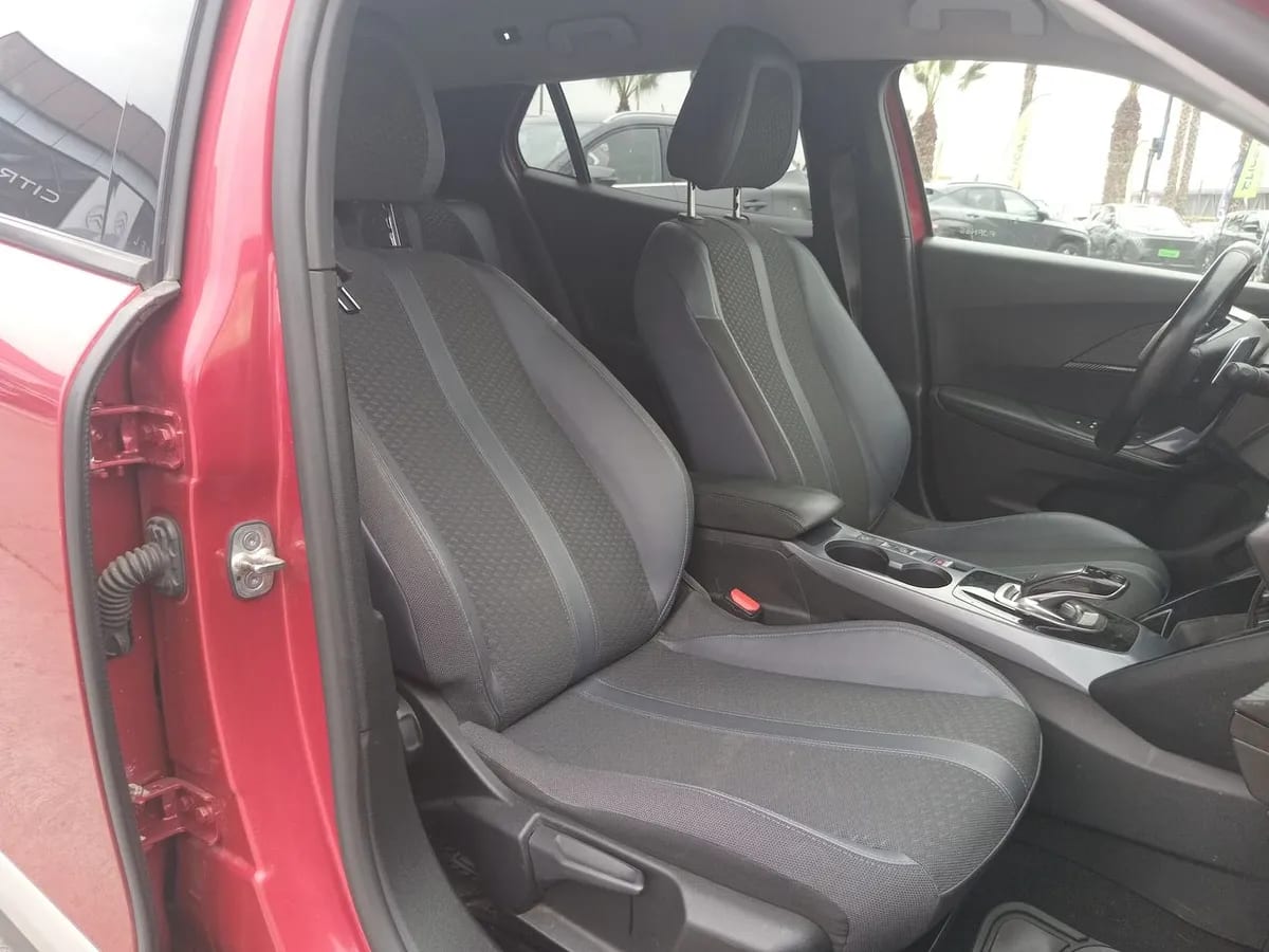 Peugeot 2008 1.2 Allure Bluehdi Diesel 4x2 130 At 5p año 2021