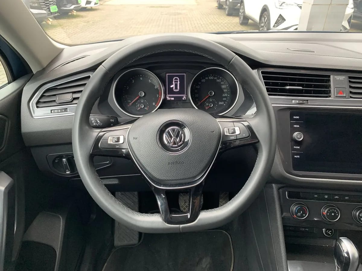 Volkswagen Tiguan 1.4 Tsi Comfortline 4x2 At 5p año 2021