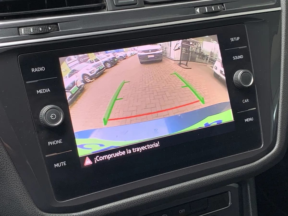 Volkswagen Tiguan 1.4 Tsi Comfortline 4x2 At 5p año 2021