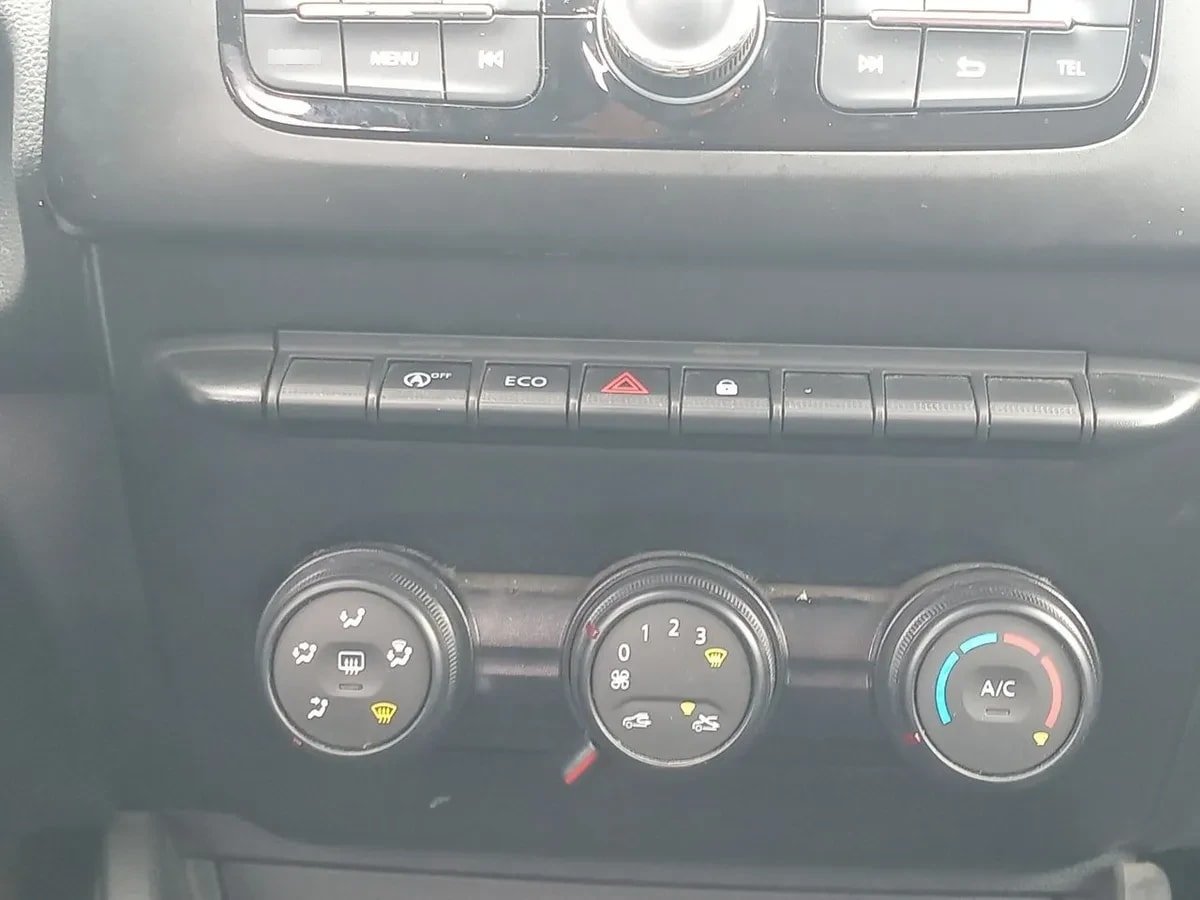 Renault Duster 1.6 Life 4x2 5mt 5p año 2021