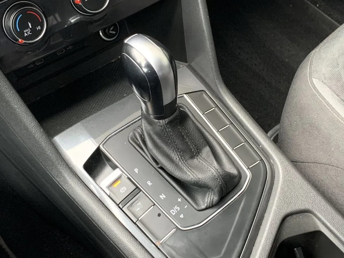 Volkswagen Tiguan 1.4 Tsi Comfortline 4x2 At 5p año 2021