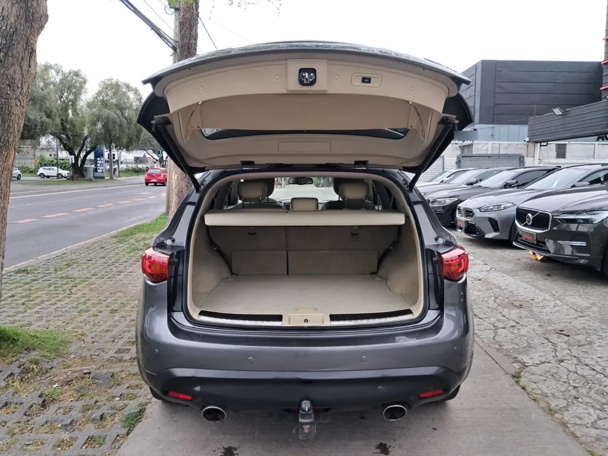INFINITI QX70 3.7 At año 2015