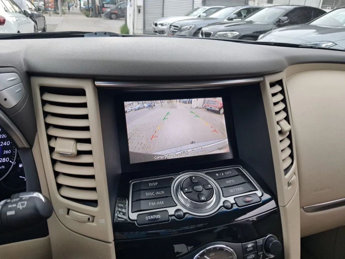 INFINITI QX70 3.7 At año 2015