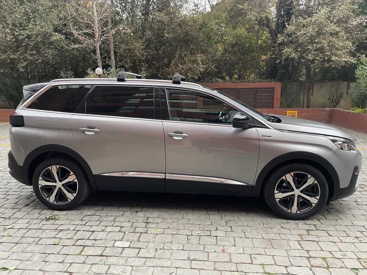 PEUGEOT 5008 1.5 Active Bluehdi 130 At Diesel año 2020