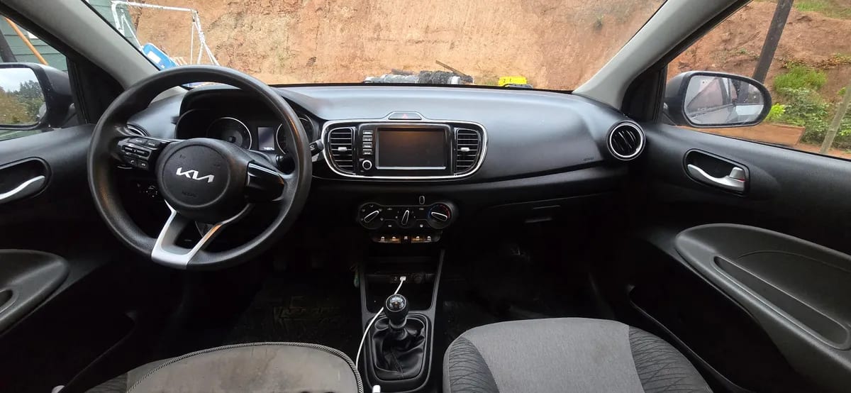 KIA MOTORS SOLUTO Soluto Lx 1.4l 5mt Ac año 2022