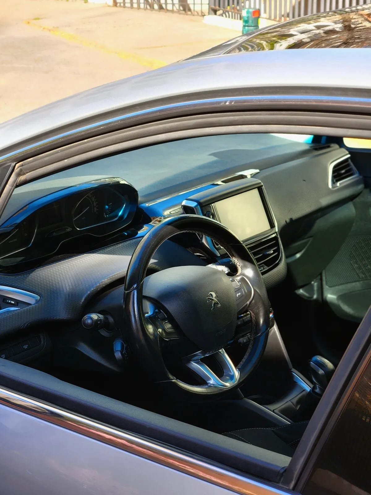 PEUGEOT 208 1.6 Allure Bluehdi 100hp Mt Diesel año 2017