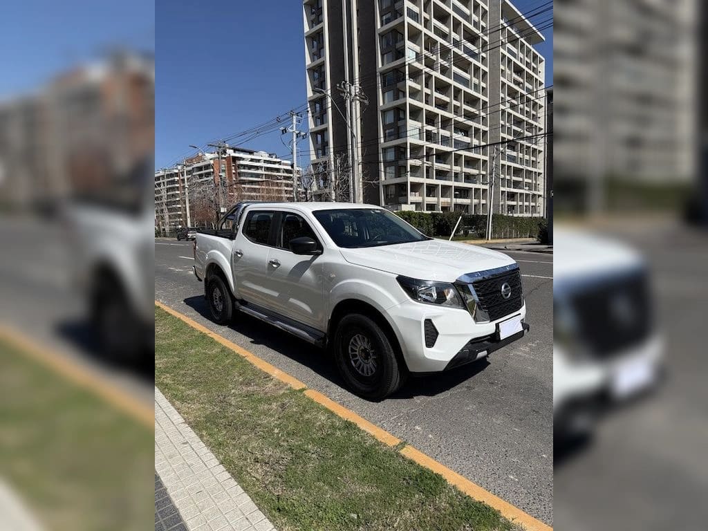 Nissan Navara 2.3d Se Diesel 4x2 Dob.cab. Mt 4p año 2021