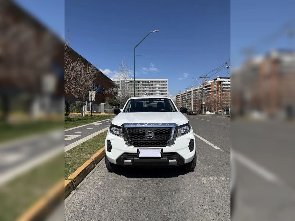 Nissan Navara 2.3d Se Diesel 4x2 Dob.cab. Mt 4p año 2021