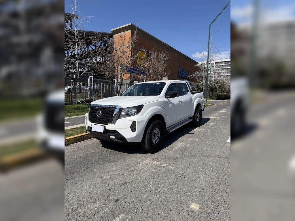 Nissan Navara 2.3d Se Diesel 4x2 Dob.cab. Mt 4p año 2021