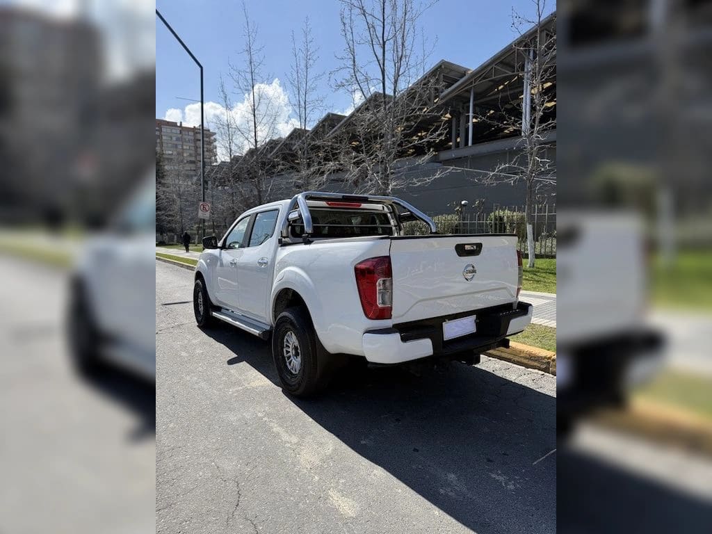 Nissan Navara 2.3d Se Diesel 4x2 Dob.cab. Mt 4p año 2021