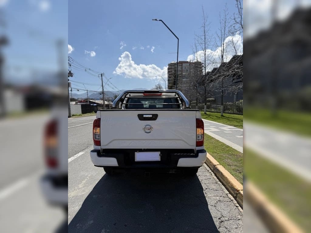 Nissan Navara 2.3d Se Diesel 4x2 Dob.cab. Mt 4p año 2021