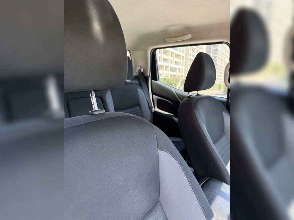Nissan Navara 2.3d Se Diesel 4x2 Dob.cab. Mt 4p año 2021
