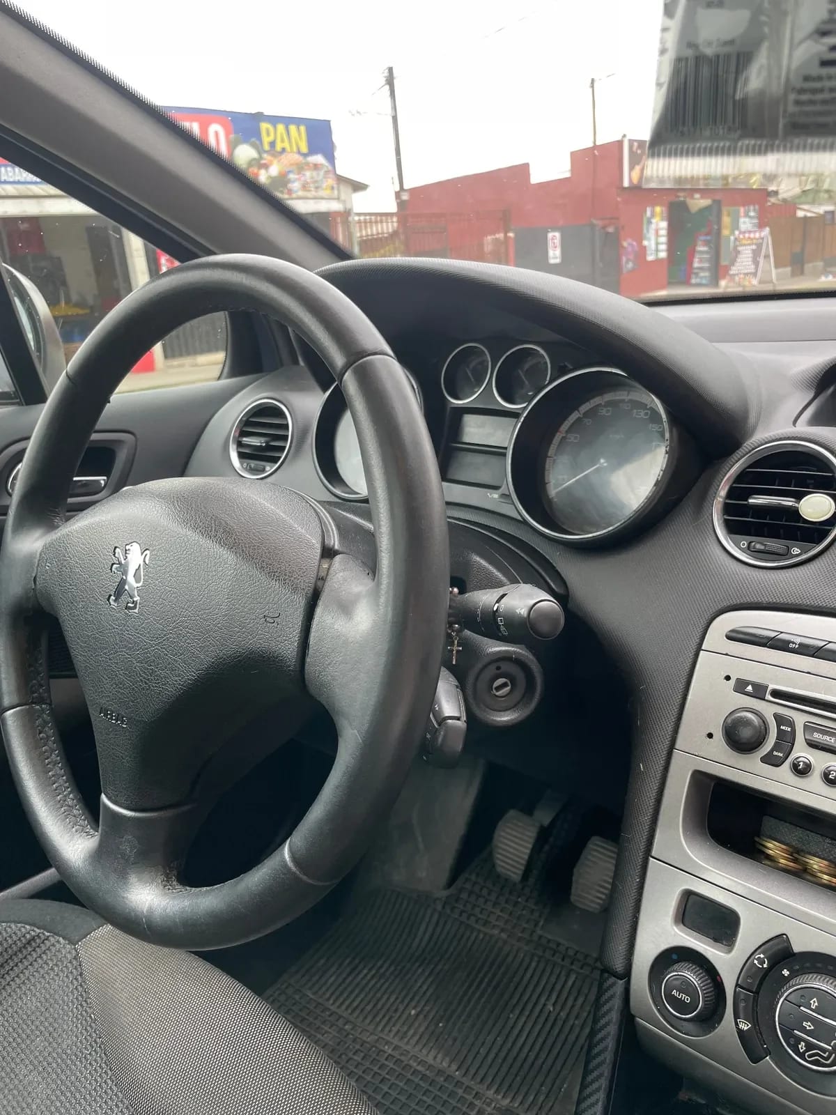 PEUGEOT 308 1.6 Mt Premium año 2008