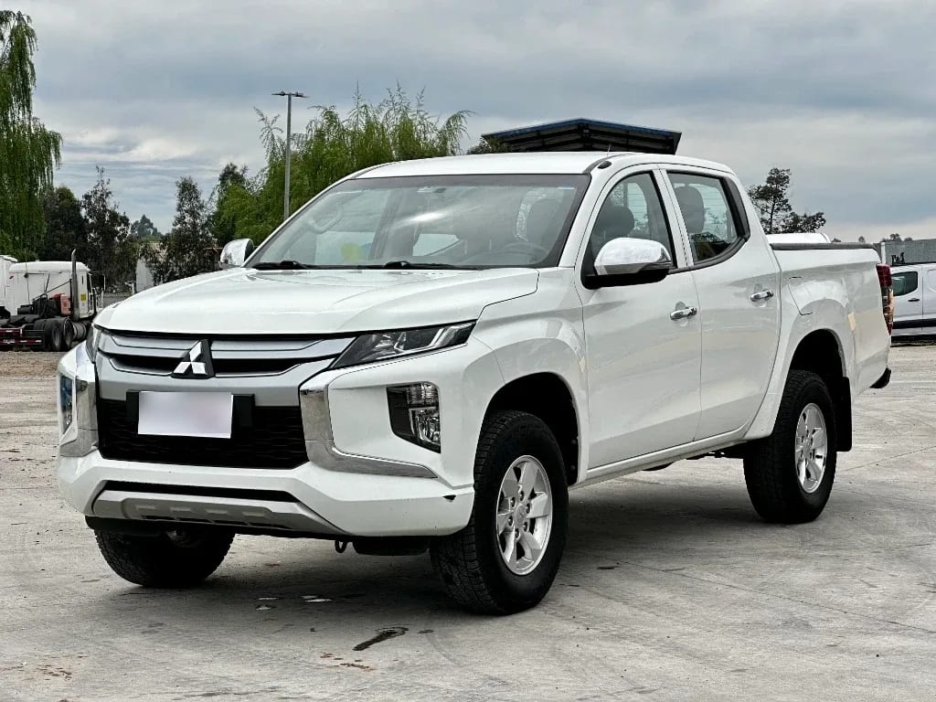 Mitsubishi L200 L200 4x2 Katana D/c 2.4 Td Mt Cr año 2023
