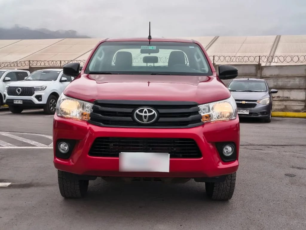 Toyota Hilux Dc 4x4 2.4 D Dx Mt año 2023