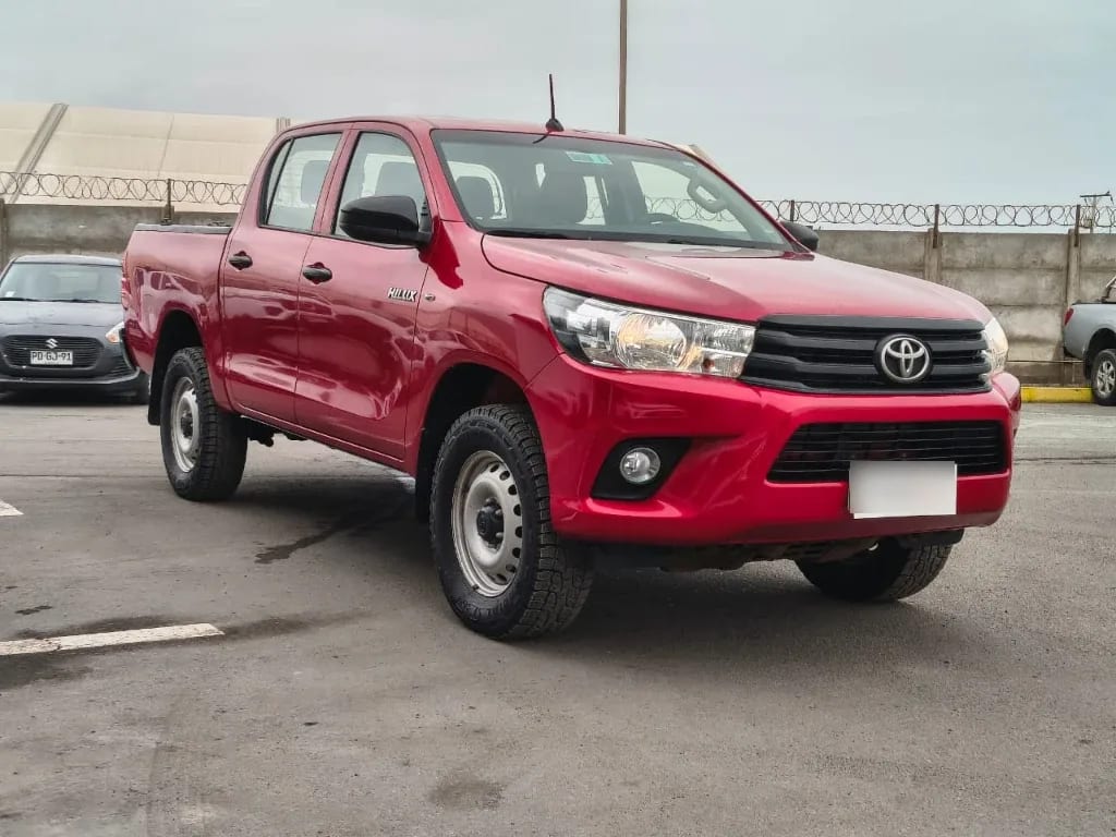 Toyota Hilux Dc 4x4 2.4 D Dx Mt año 2023