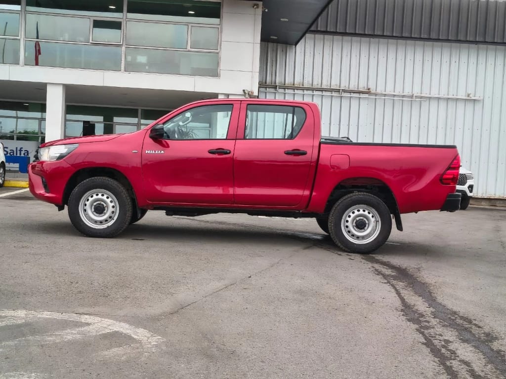 Toyota Hilux Dc 4x4 2.4 D Dx Mt año 2024