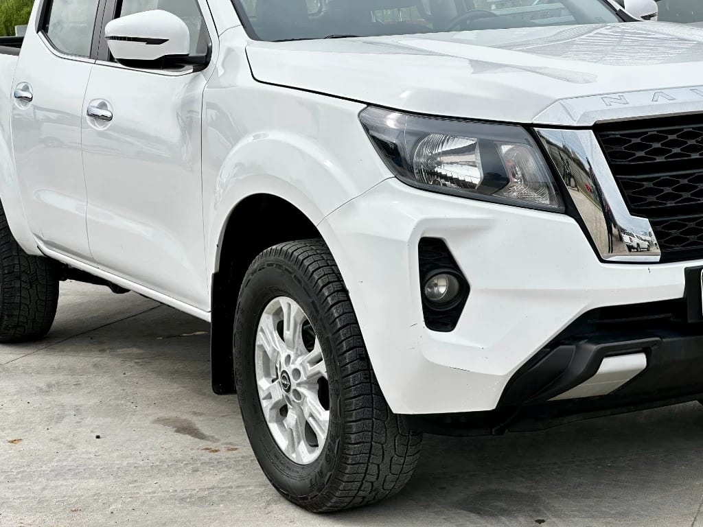 Nissan Navara Navara 4x2 Dc 4x2 2.3tdi Xe año 2023