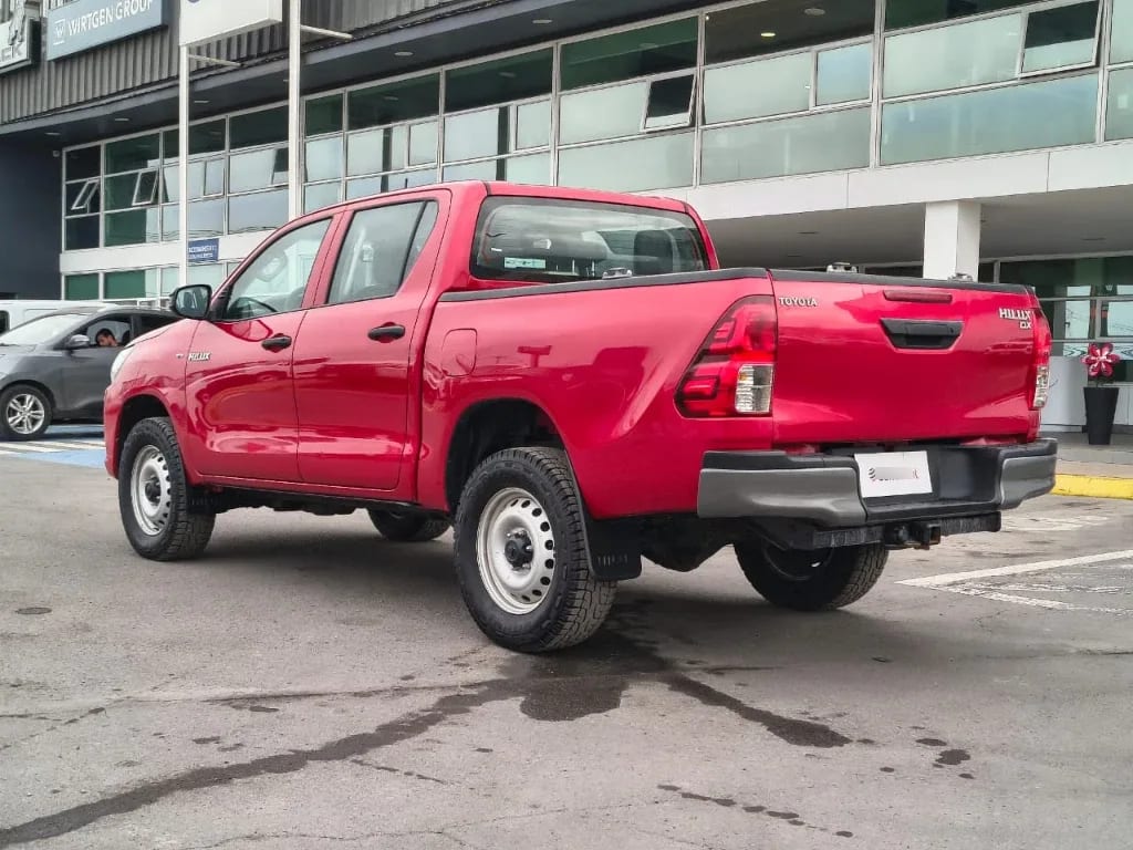 Toyota Hilux Dc 4x4 2.4 D Dx Mt año 2023
