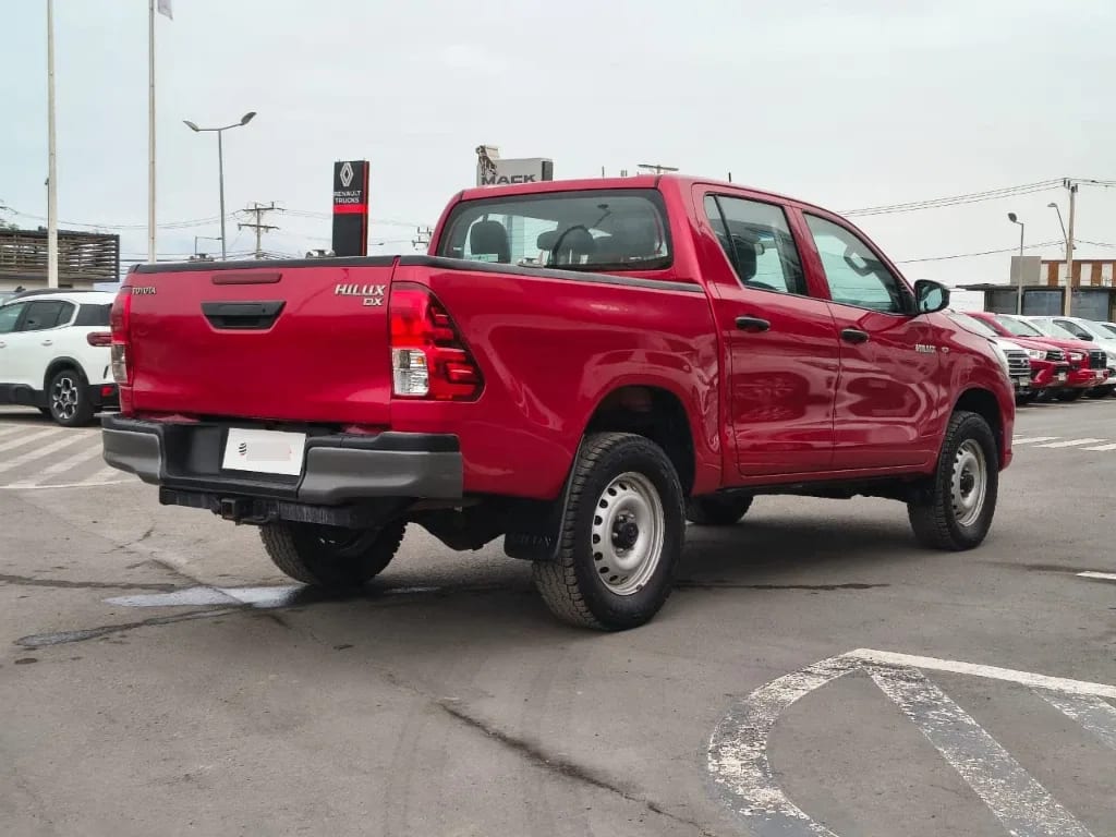 Toyota Hilux Dc 4x4 2.4 D Dx Mt año 2023