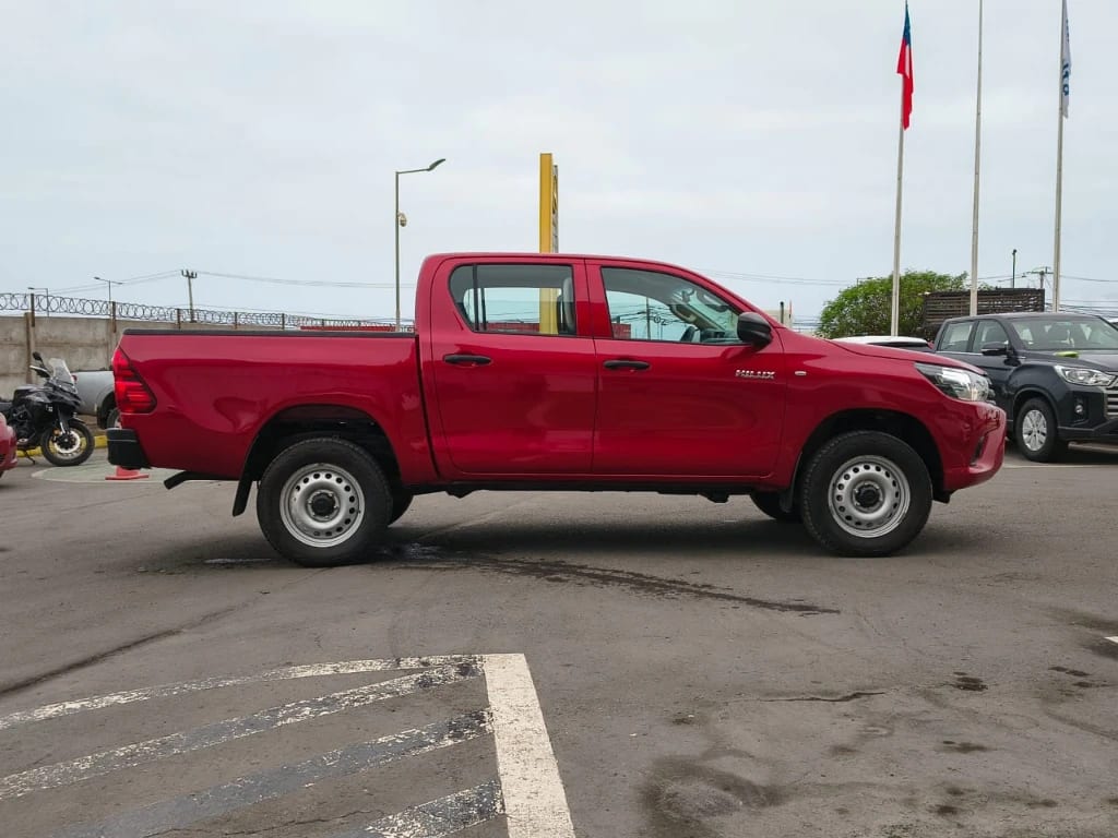 Toyota Hilux Dc 4x4 2.4 D Dx Mt año 2024