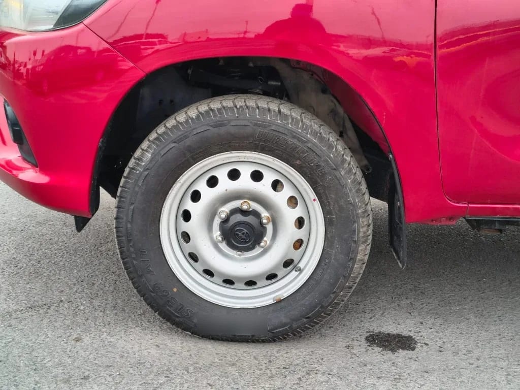 Toyota Hilux Dc 4x4 2.4 D Dx Mt año 2024
