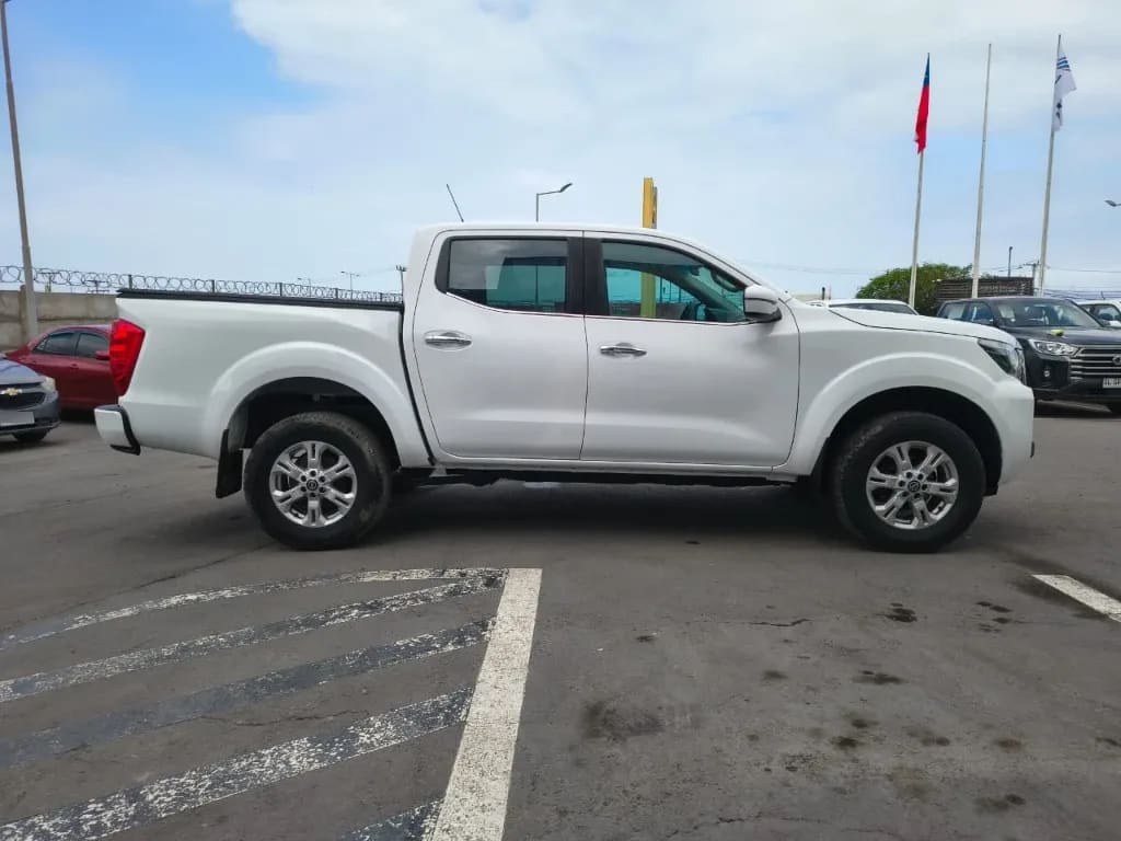Nissan Navara Dc 4x2 2.3tdi Xe año 2022