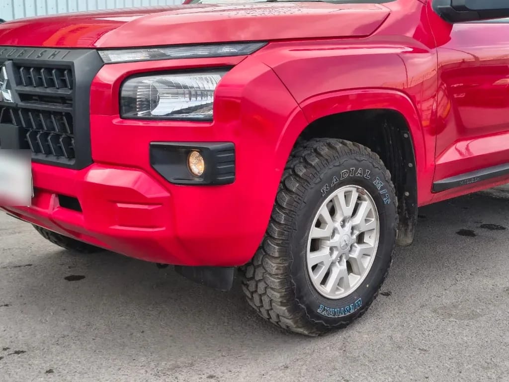 Mitsubishi L200 Katana D/c 2.4 Tdi Mt Xrt 4x4 año 2024