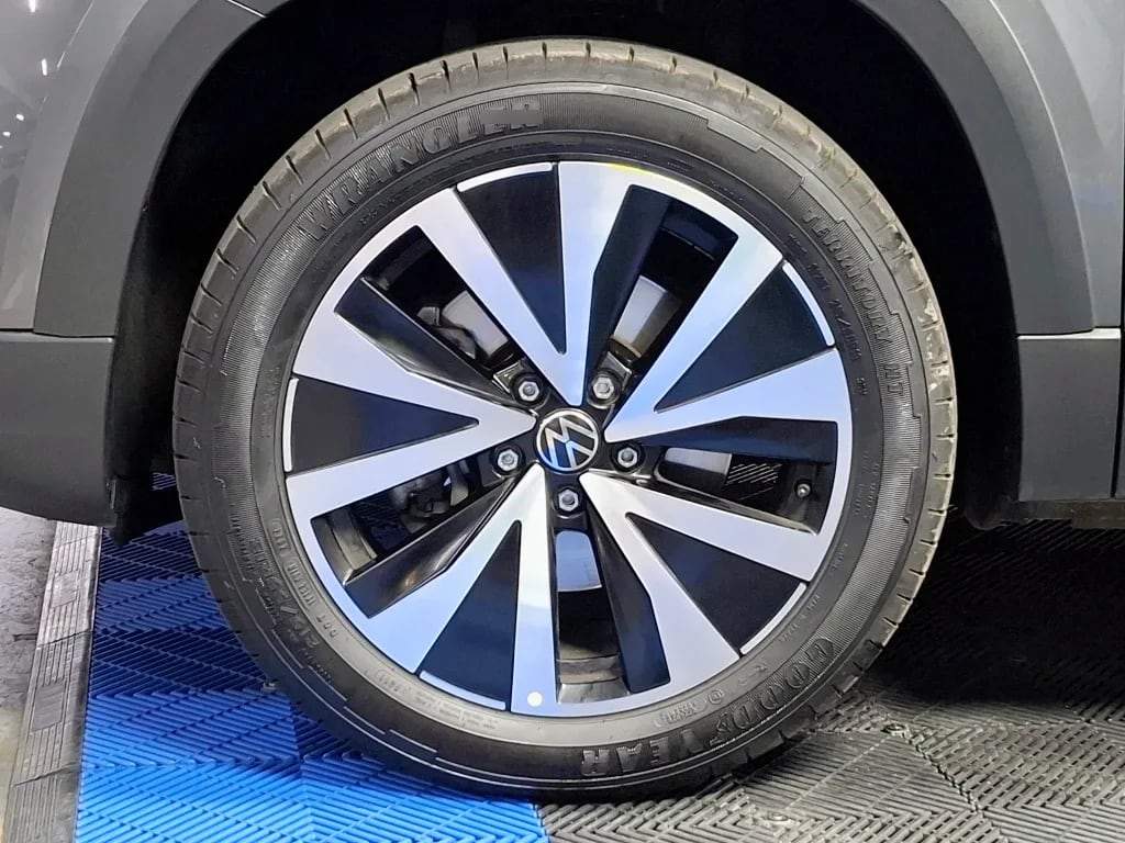Volkswagen Taos Taos 1.4 Tsi At Comfortline año 2025