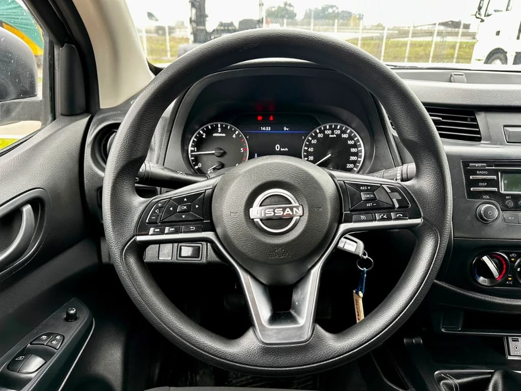 Nissan Navara Navara Dc 4x2 2.3 Tdi Se año 2023