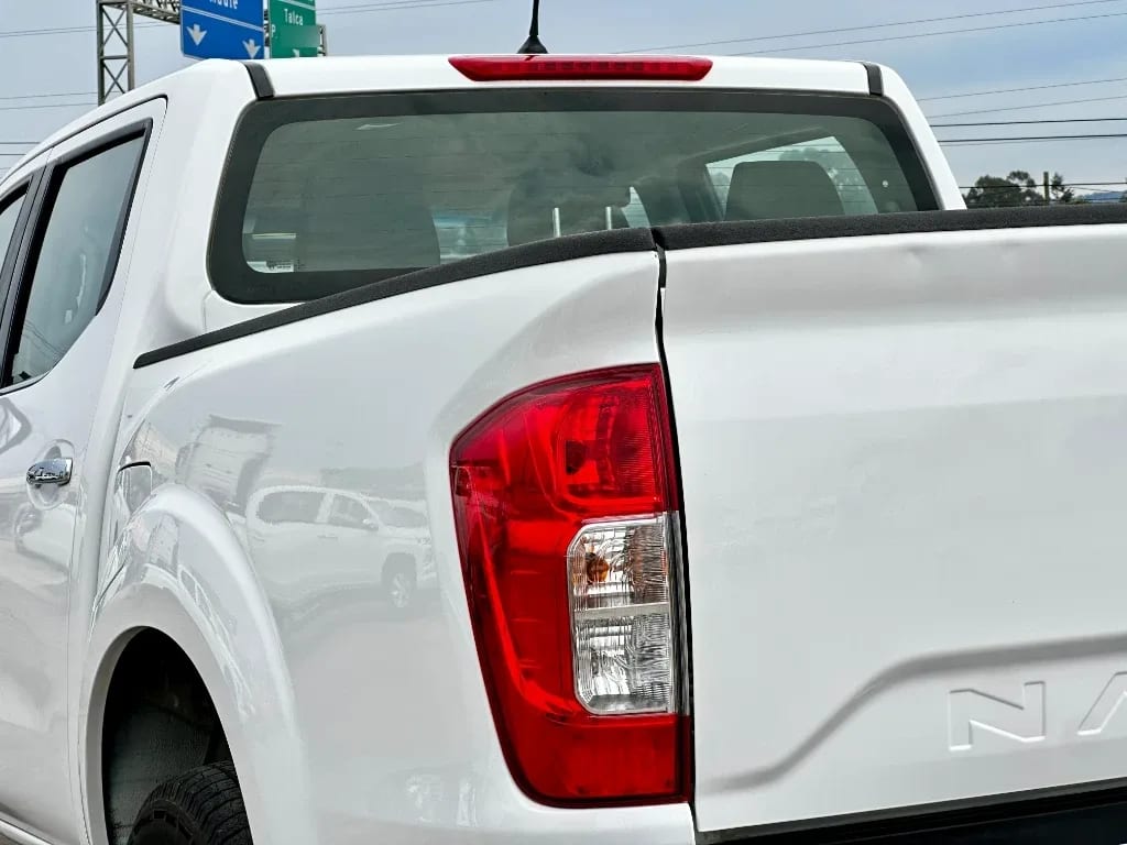 Nissan Navara Navara 4x2 Dc 4x2 2.3tdi Xe año 2023