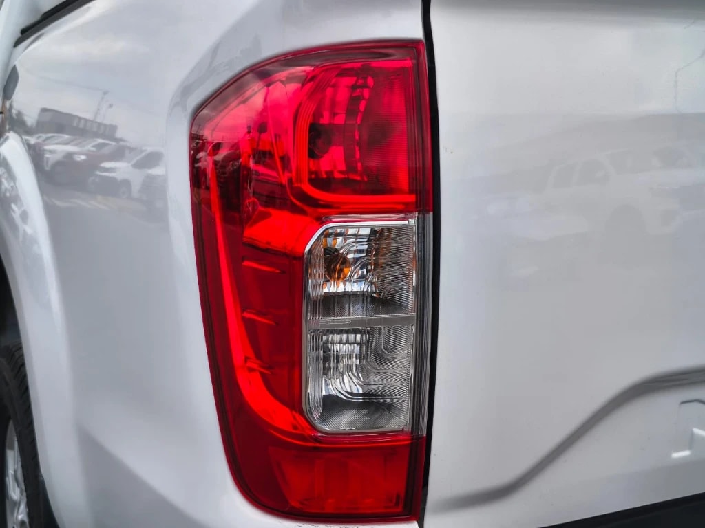 Nissan Navara Dc 4x2 2.3tdi Xe año 2022