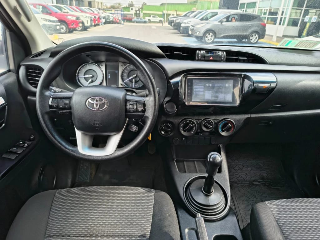 Toyota Hilux Dc 4x4 2.4 D Dx Mt año 2024