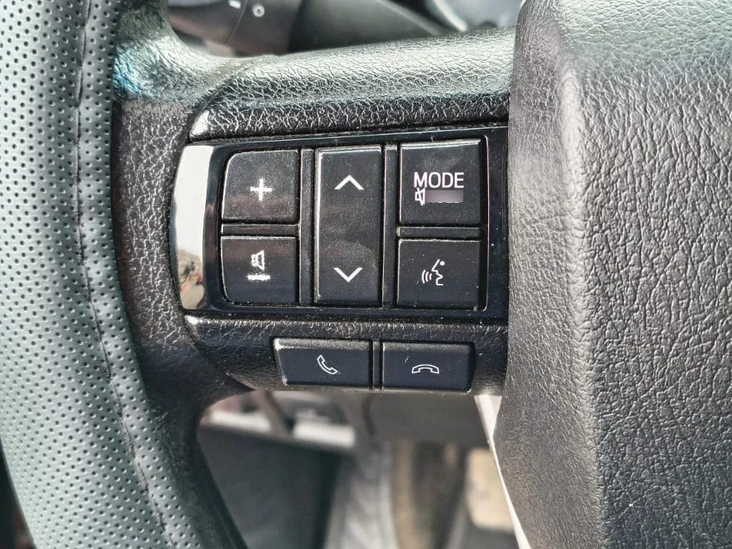 Toyota Hilux Dc 4x4 2.4 D Dx Mt año 2023
