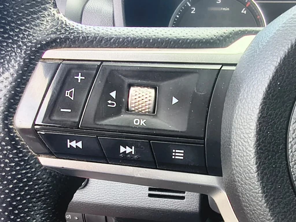 Mitsubishi L200 Katana D/c 2.4 Tdi Mt Xrt 4x4 año 2024