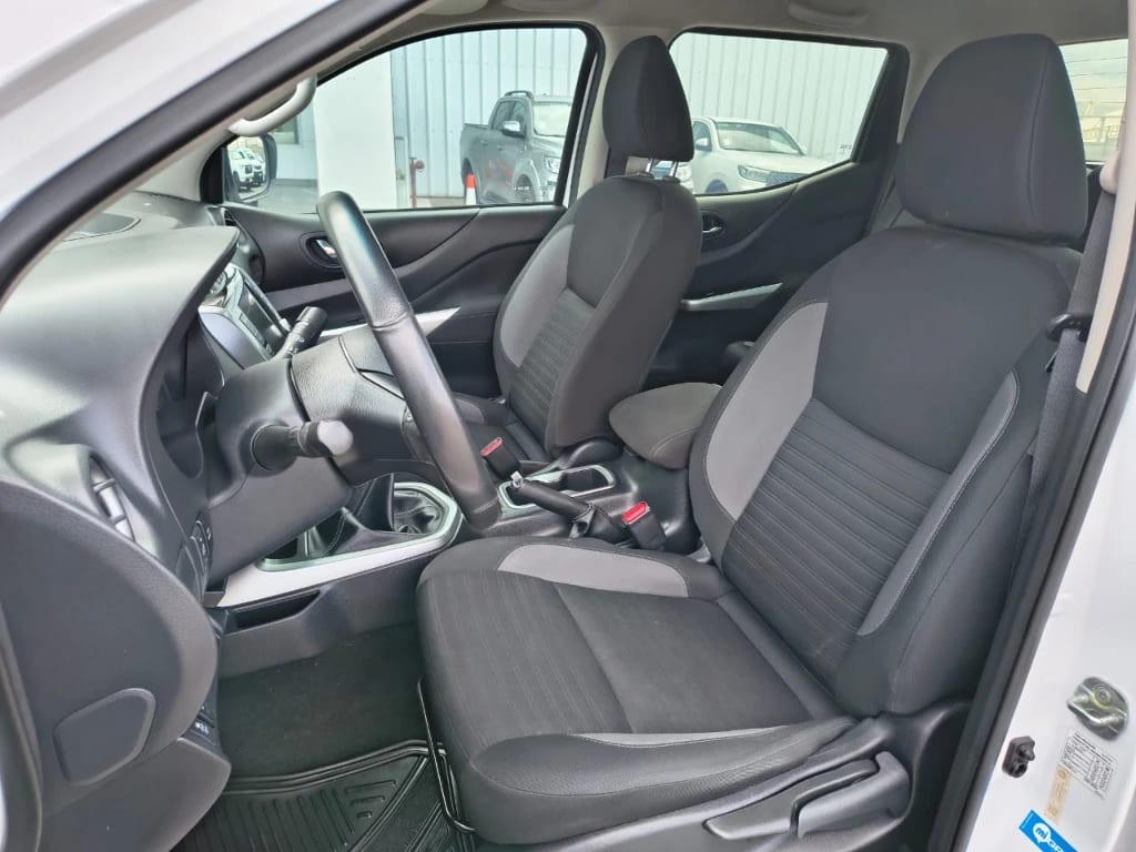 Nissan Navara Dc 4x2 2.3tdi Xe año 2022