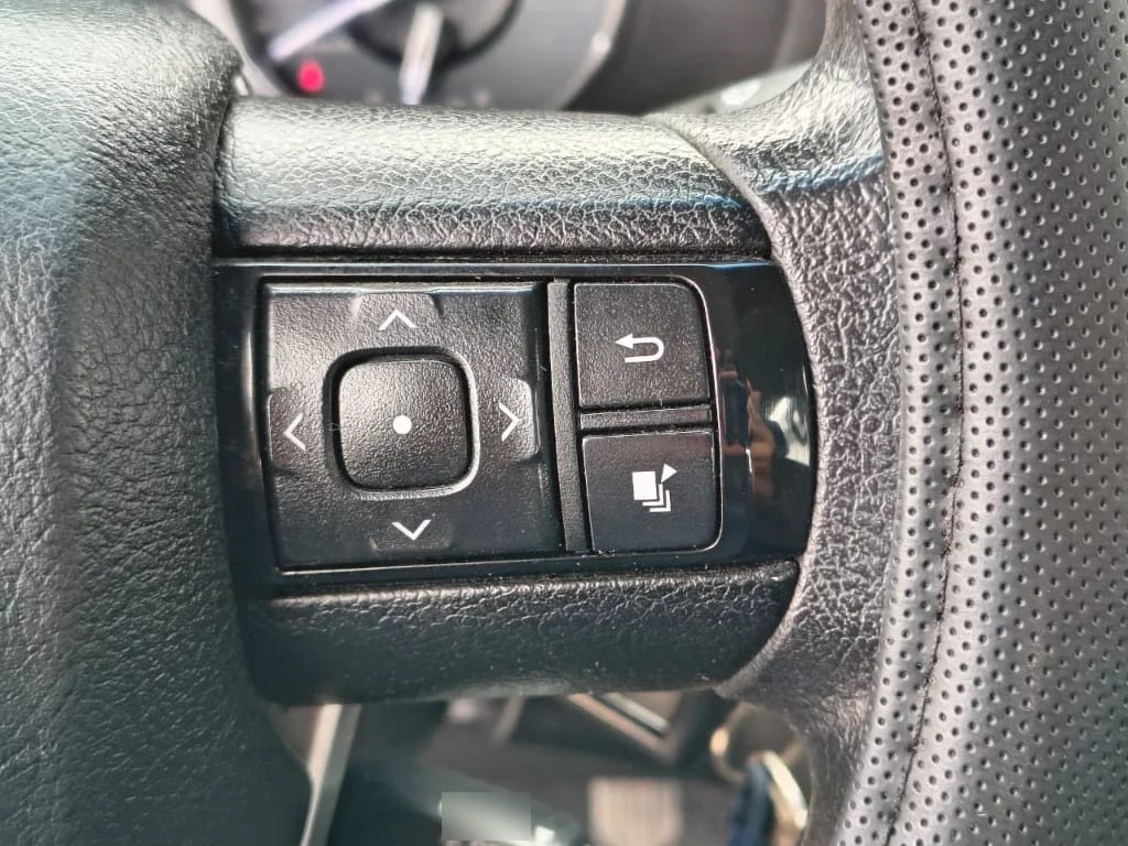 Toyota Hilux Dc 4x4 2.4 D Dx Mt año 2023