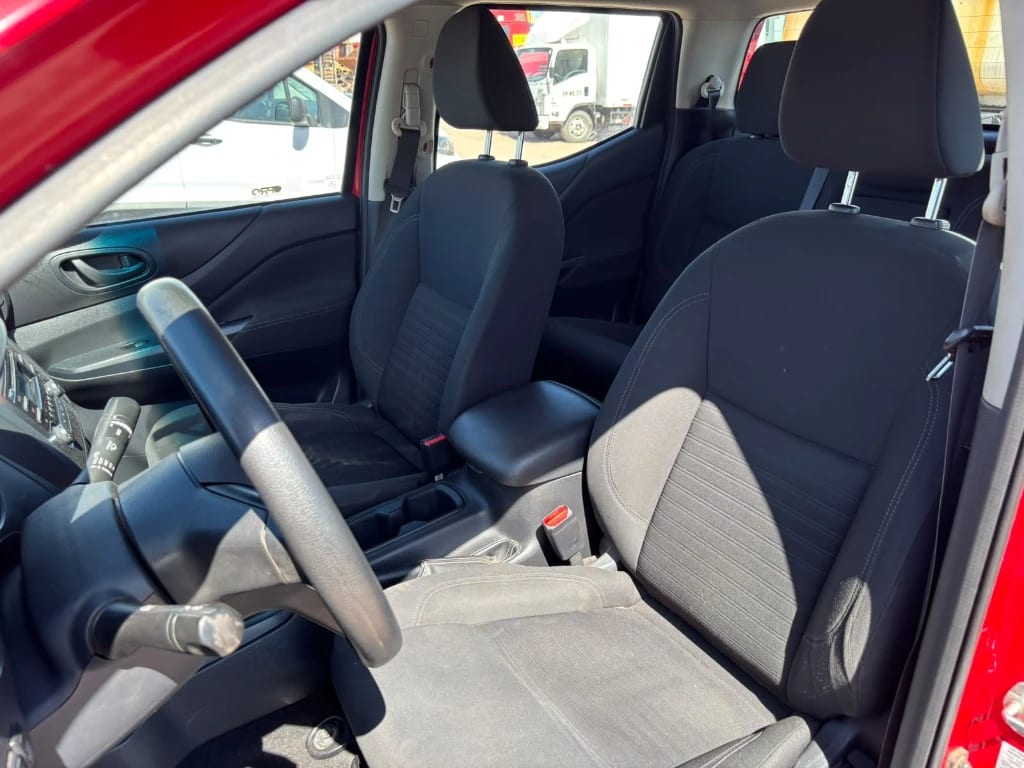 Nissan Navara Dc 4x4 2.3 Tdi Se año 2023